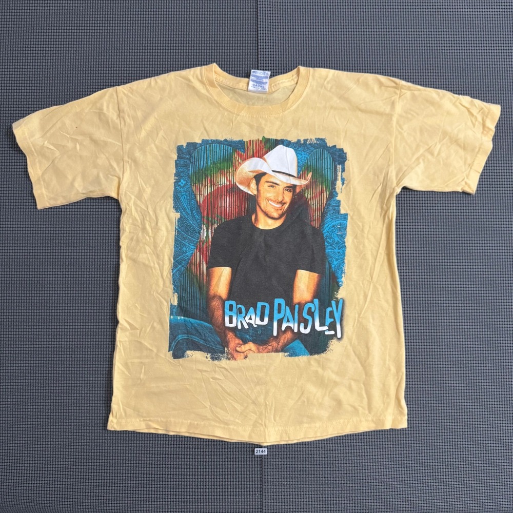 Gildan Brad Paisley Concert Tour Graphic Tee Yellow Youth Large L 100% Cotton